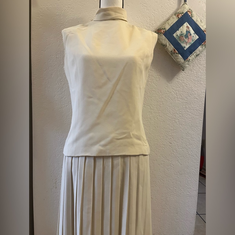 “Sophisticated Miss California ”Vintage Cream Dress